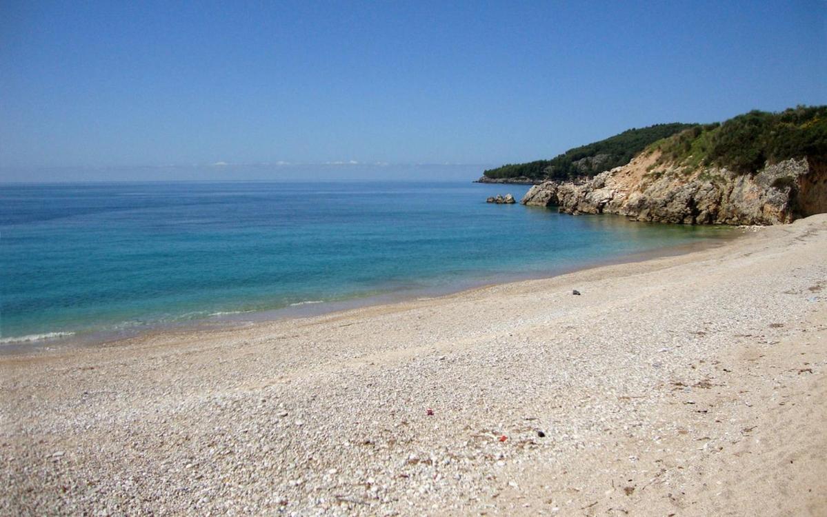 Hera * Himarë
